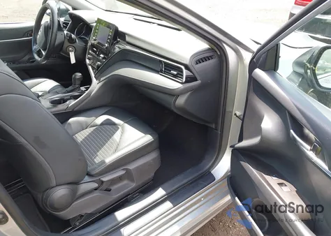 2021 Toyota Camry Se z USA, uszkodzony, nr VIN 4T1G11AK9MU566301